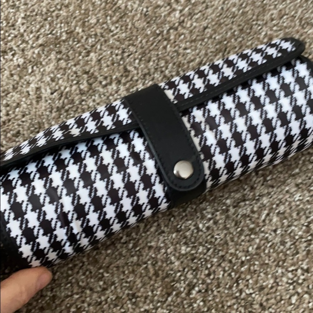 Jewelry roll